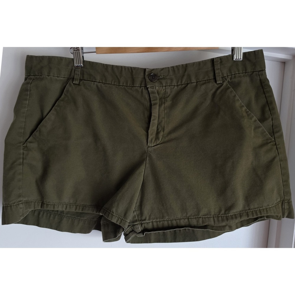 Khakis by Gap Women's Shorts Size 12 Chino Olive 2.5in Inseam